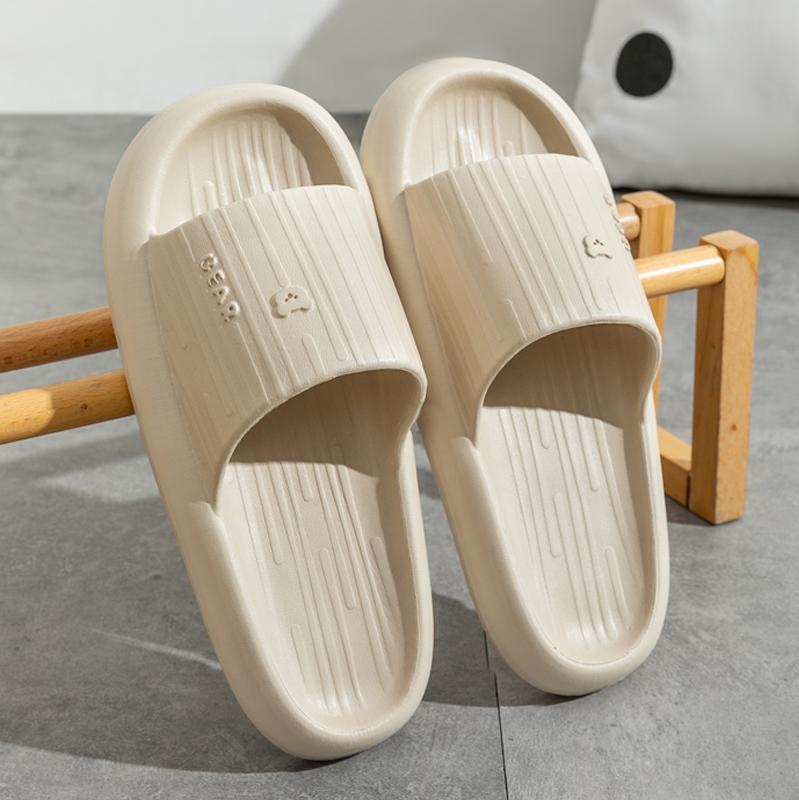 High Quality Bear Design Men Slippers Summer EVA Soft Thick Sole Fashion Wear Slippers Home Home Sandals Beach Shoes