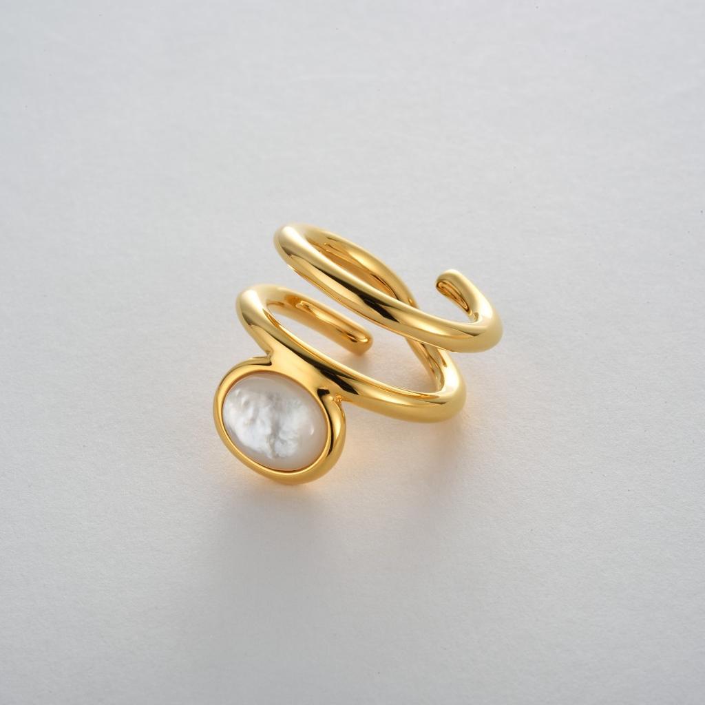 Personalisierter Trend Kupferbeschichtet 18 Karat Echtgold Eingelegt Weiße Muschel Drahtumwickelt Doppelkreis Design Ring Nischen Design Mode Ring