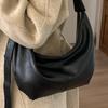 Retro Dumpling Bag Winter New Fashion High Value Messenger Bag Casual Niche Commuter Armpit Bag