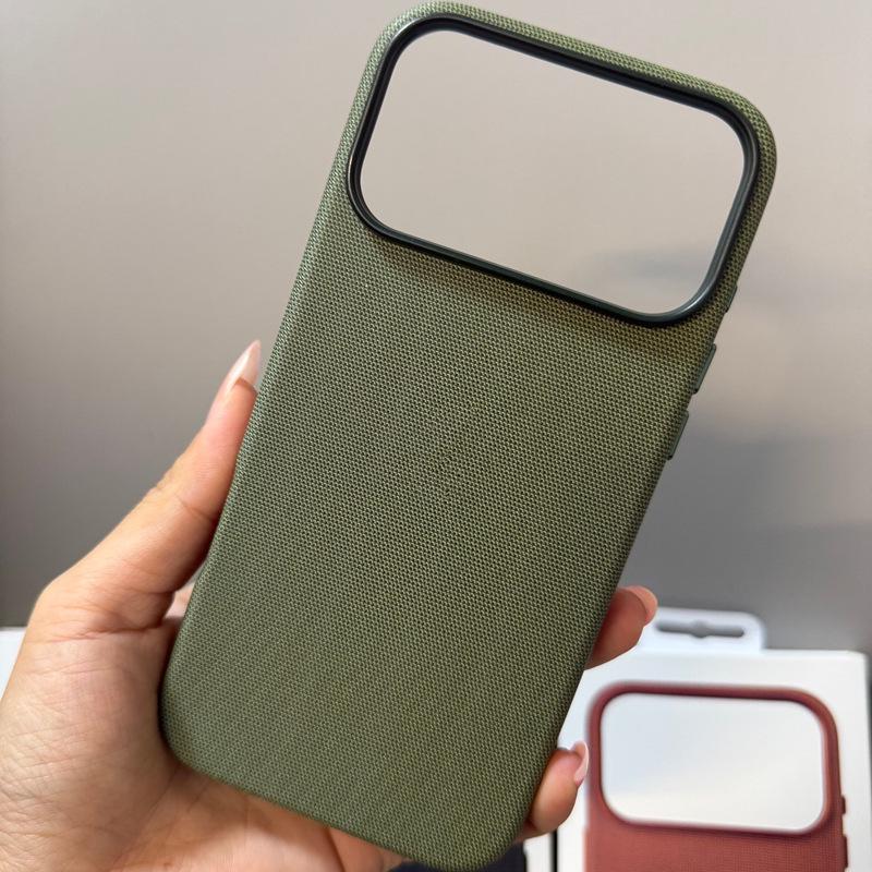 

iPhone 17 Pro Max Linen Texture Magnetic Protective Case 17 Pro [2-in-1] Official Style зелений