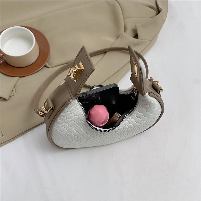 Women's Premium PU Leather Shoulder Bag New Fashion Niche Design Crossbody Bag Simple Style Female Woven Hobo Bag AVE