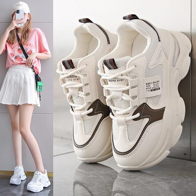 Zapatillas de papá de suela gruesa transpirables de malla para mujer 2025 nuevo primavera y verano aumento de altura celebridades de Internet muestran pies pequeños ocio deportivo mujer