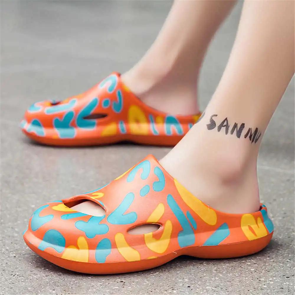 Fashion Summer Water Green White Sandals Men Shoes House Man Slippers Sneakers Sports Tenus Sapateneis Snekaers Vzuttya On Sale