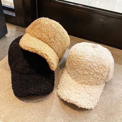 Hut Damen Herbst und Winter Koreanischer Stil Trendig Einfarbig Lammfell Baseballkappe Modische Plüsch Warme Baseballkappe
