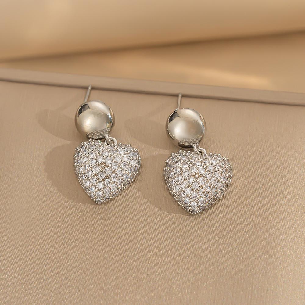 Eleganckie kolczyki sztyfty z cyrkoniami w kształcie koniczynki i misia - Nowy szykowny design