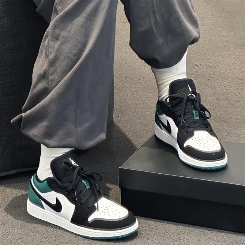 Pantofi de Baschet Noi Jordan Air Jordan 1 Vintage GS 553560-113