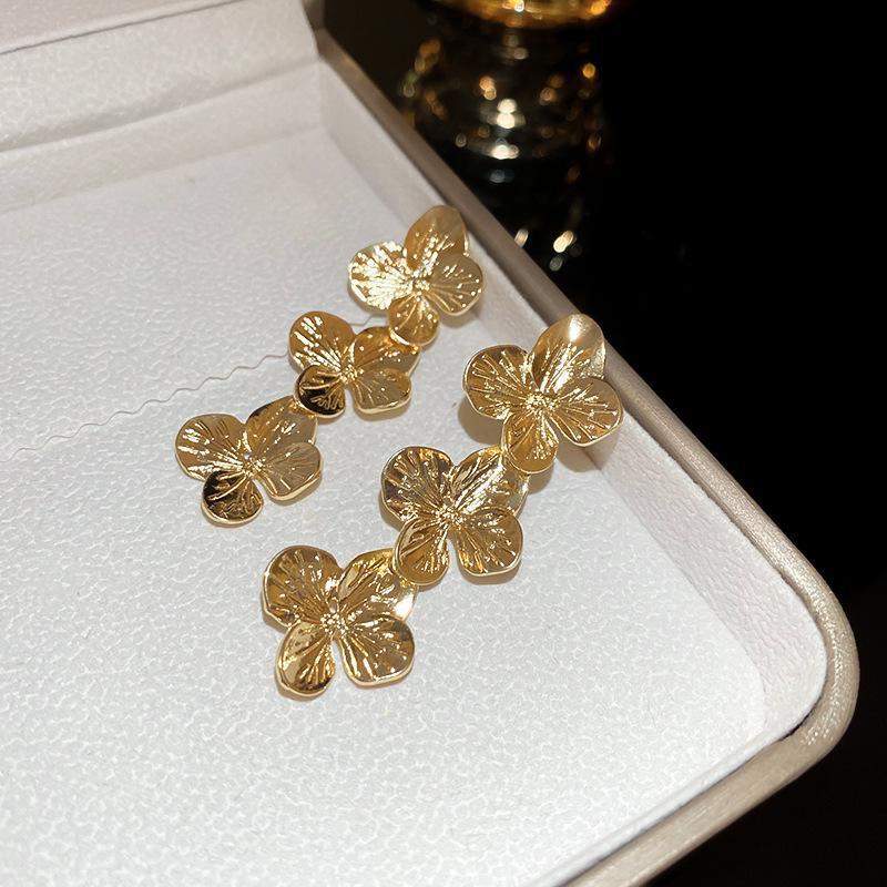 Elegant Vintage French Butterfly Flower Stud Earrings - High-End Fashion Accessories for Women