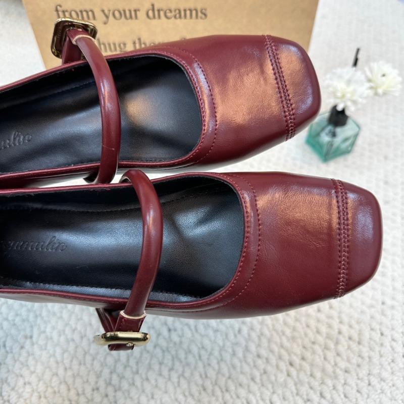 

Small man inner height increase 5cm small leather shoes women s one-word buckle with square head shallow mouth retro Mary Jane single shoes spring 33