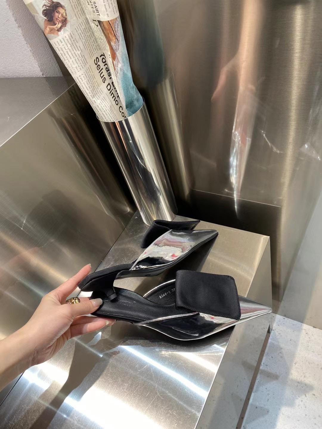 

Модные повседневные женские шлепанцы, тапочки 2024 года, новые поступления, разноцветные, тонкие, на низком каблуке, золотистые, серебристые, модные женские туфли-лодочки для вечеринок, Soze 35-39 7.5 серебряный