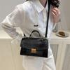Fashion High-end Texture Temperament Versatile Atmosphere Women's Handbag Spring New Fashion Shoulder Messenger Bag