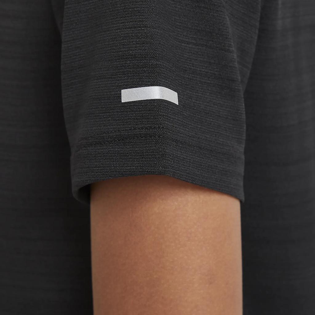 Nike Dri-FIT Miler Logo Multicolor Crew Neck Short Sleeve T-Shirt Kids Tops Black DD3055-010
