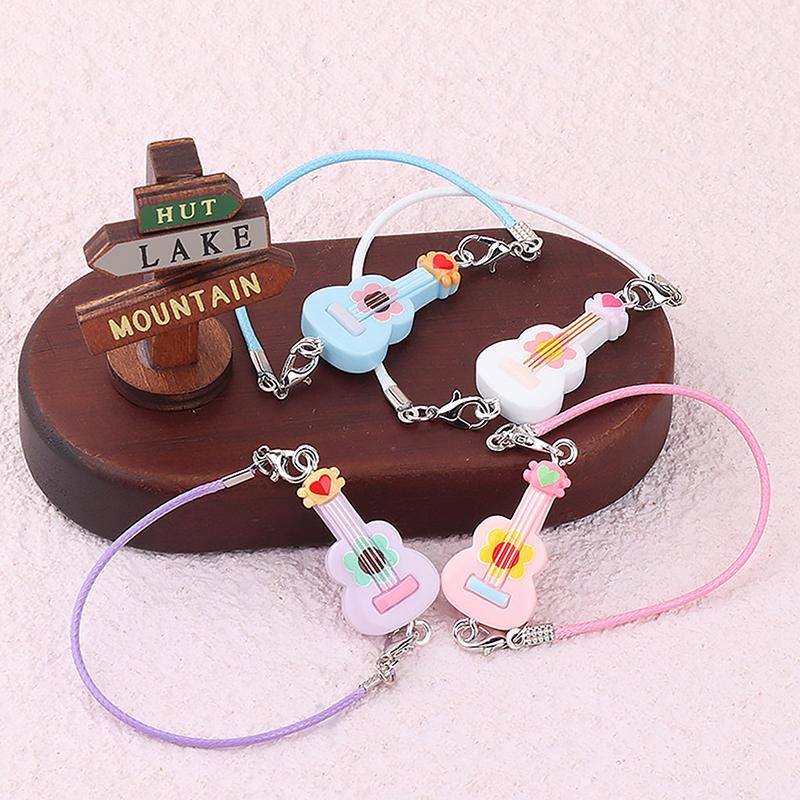 

5 шт. Мини-кулон в виде гитары для куклы, Милый кулон в виде куклы Лабубу, Декоративные аксессуары, Мультяшный кулон, Декор для кукольного домика, Плюшевые куклы, Игрушка для переодевания