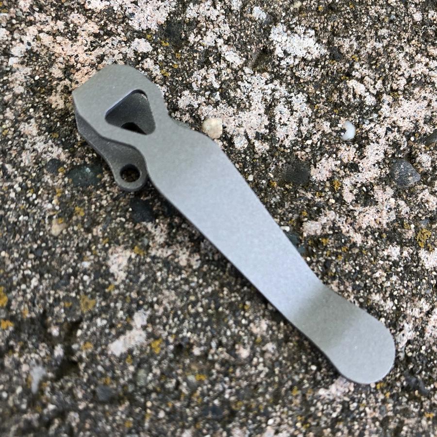 

1 шт. Титанова кишенькова кліпса для ножа для Griptillian Bugout 535 940 551 CQC ZT Глибокого носіння Титанова кліпса Допуск 0640 0920 Затискачі