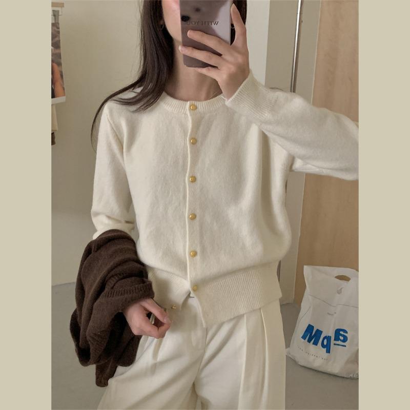 A Spring and Autumn Single-breasted Knitted Cardigan, Feminine Temperament, Versatile Long-sleeved Top, High-end Sweater