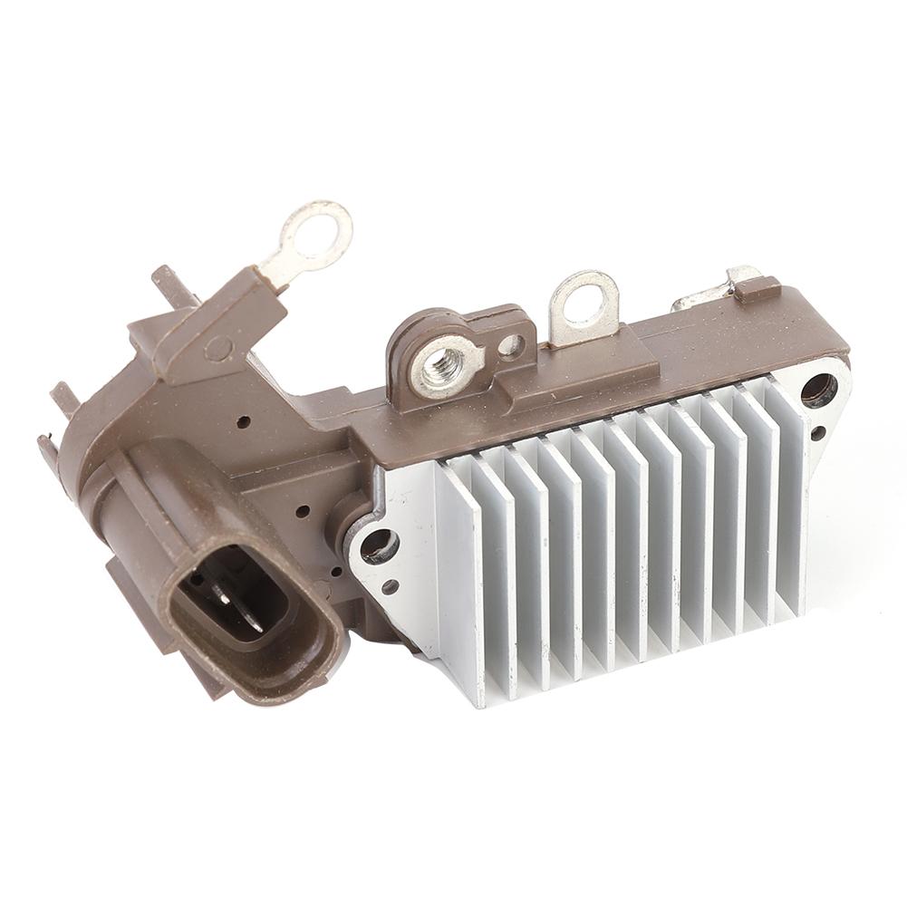 

Регулятор генератора IN452 139268 YLE102010 YLE101650 Автоаксессуар Подходит для JAGUAR