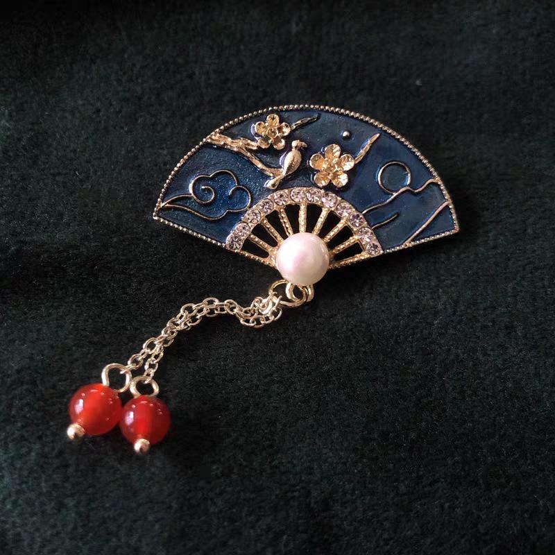 Elegant Pearl Brooch - High-End Minimalist Clothing Accessory