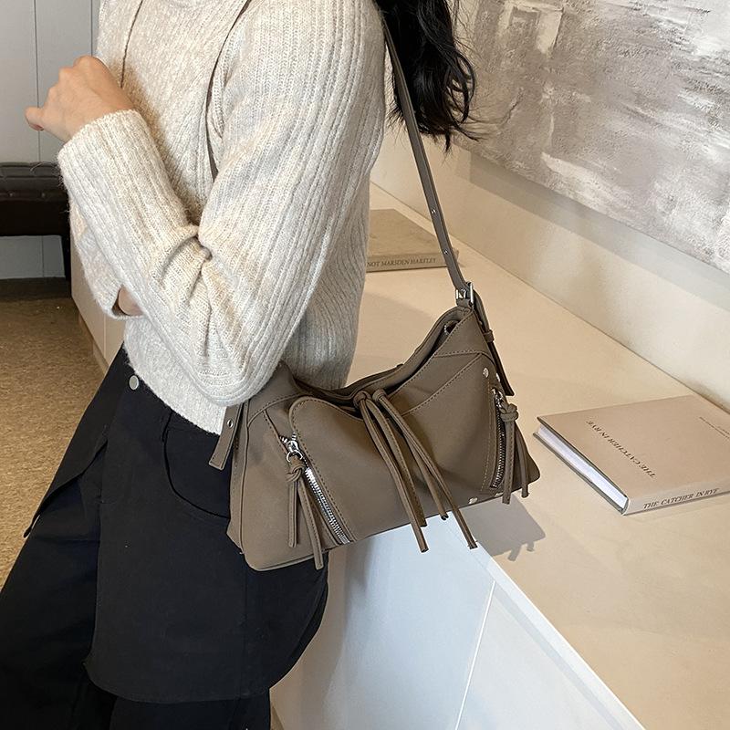 2025 New Spice Girl Underarm Bag Fashion Tassel Soft Leather Locomotive Bag Casual Commuter Shoulder Bag Crossbody Tote Bag