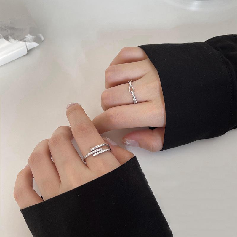 Sparkling Diamond Geometric Index Ring – High-End Korean Fashion