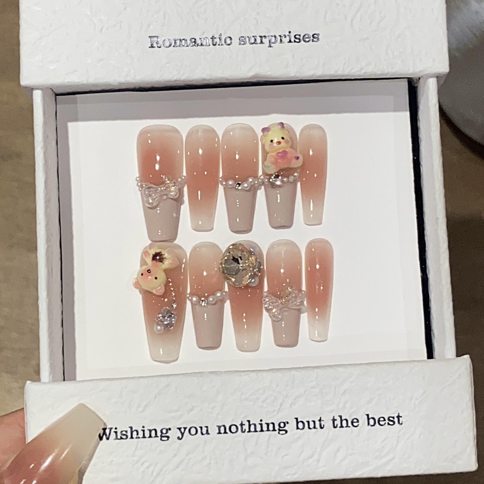 

Мультяшный румяный медвежонок, шампанское, бриллиант, жемчуг, сплавная цепочка, милая нашивка-сердечко, носить броню L