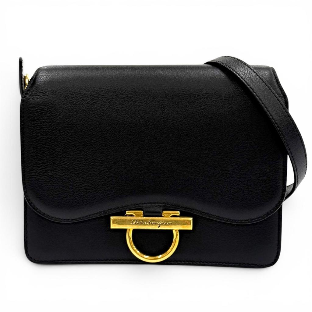 Ausgezeichnete Salvatore Ferragamo Schultertasche Joanne schwarzes Kalbsleder Damen Gebraucht
