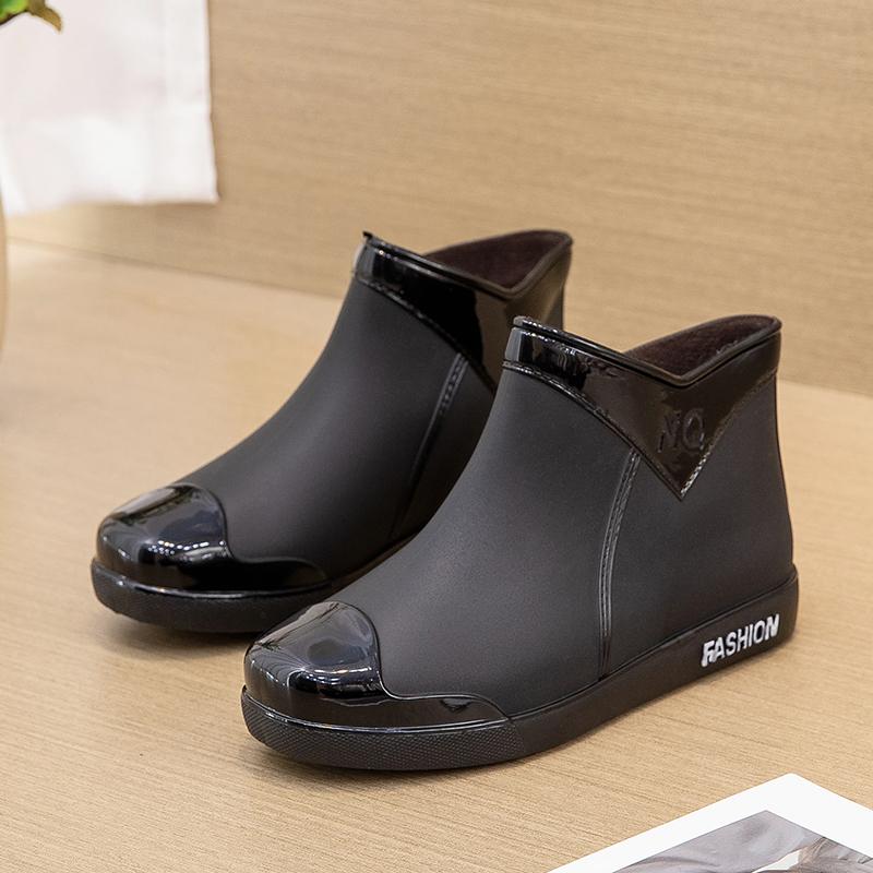 Fashion Rain Shoes Women Wear Waterproof and Non-slip Internet Celebrity Water Shoes Short Tube Japanese Thick-soled Rubber Shoes Wear-resistant