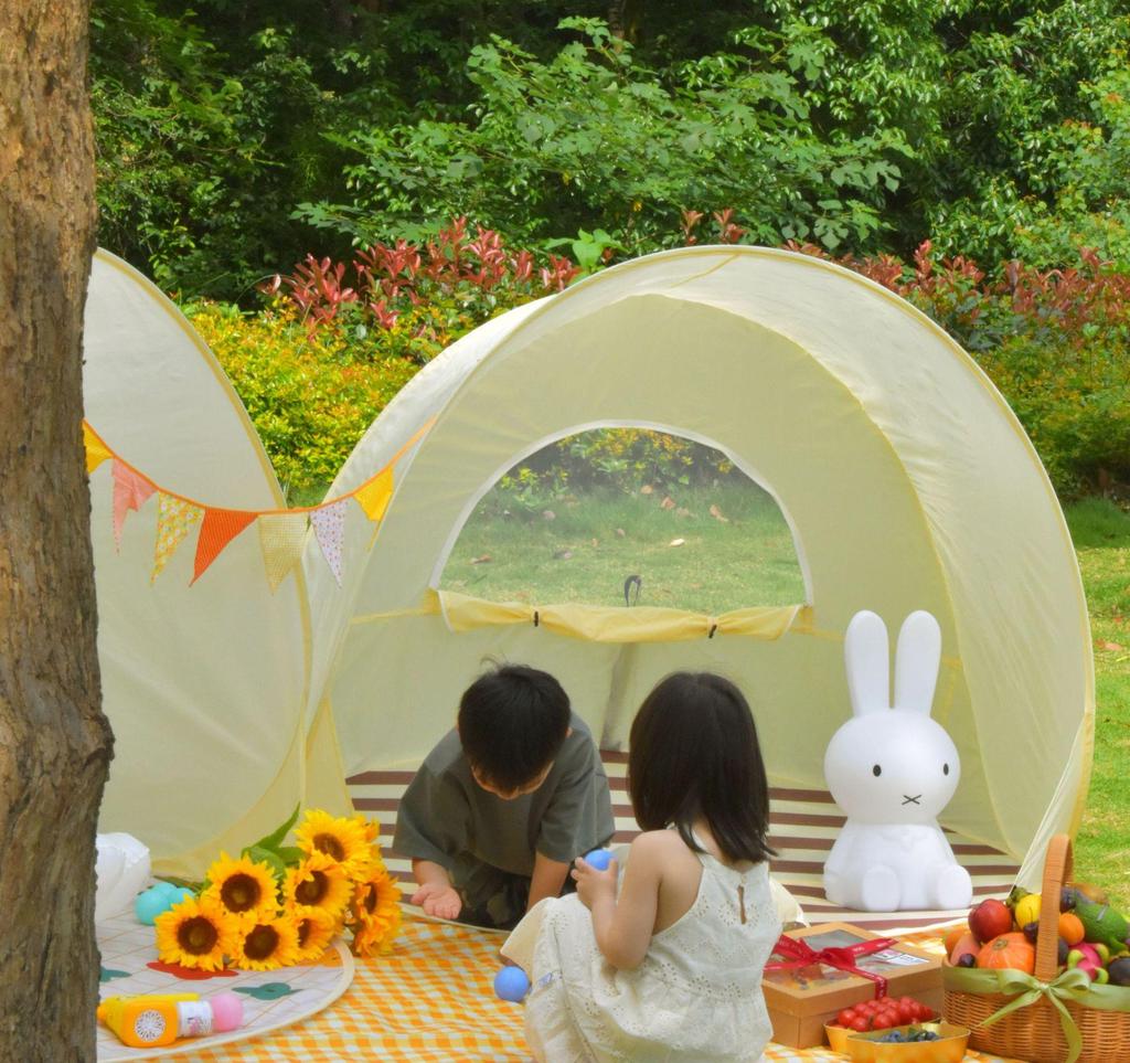 Portable Outdoor Tent for Kids: Spacious, Sun-Proof, Ideal for Camping, Picnics, and Play.