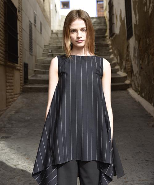 Avamolly Biella Striped Sleeveless Top (Navy Stripe) Stripe/Free