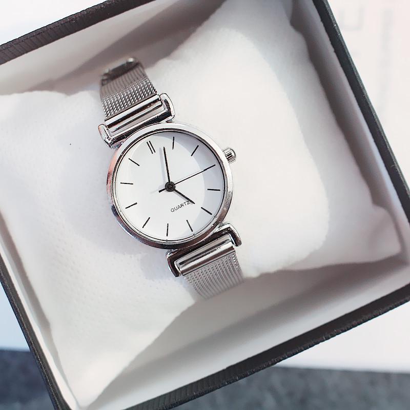 

Европейский и американский ретро тренд женские браслетные часы - Простой, маленький круглый дизайн для студенток