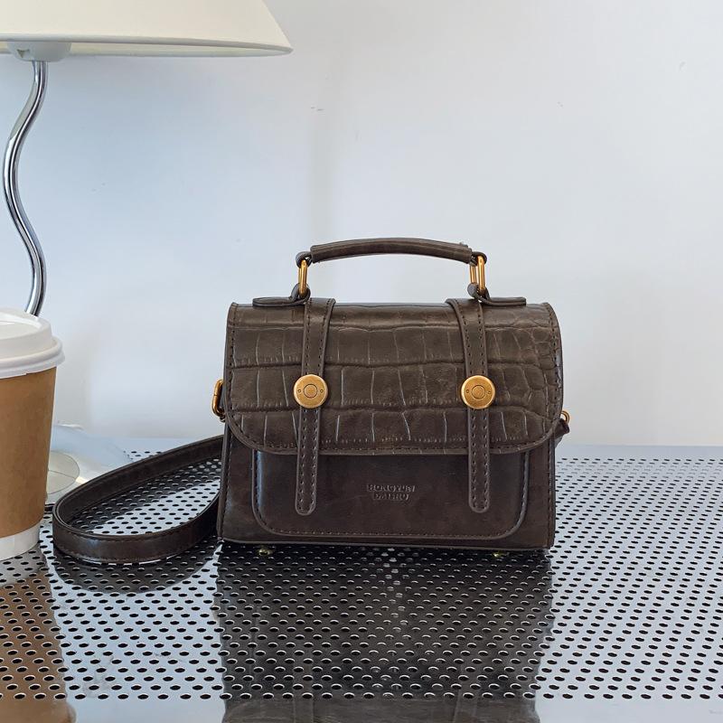 

Простая текстура, колледж-стиль, маленькая квадратная сумка, женская новая 2025 осень-зима, сумка через плечо, персонализированная, в зарубежном стиле, сумочка 18*8*13