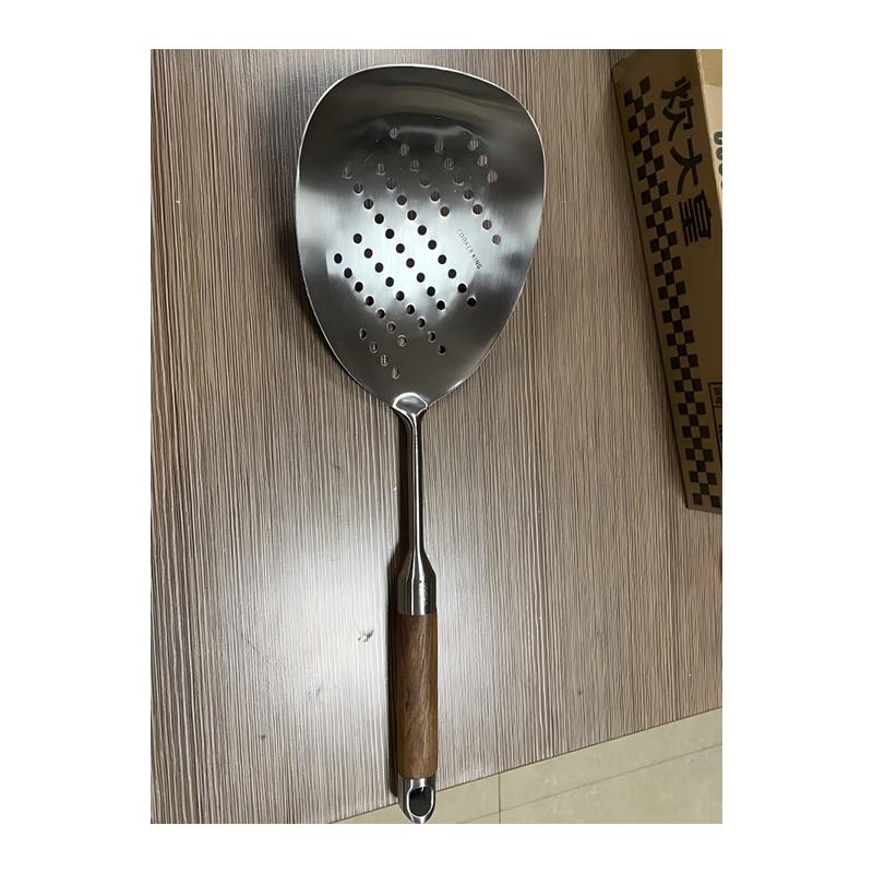 Chui Da Huang 316 Stainless Steel Skimmer with Pearwood Handle