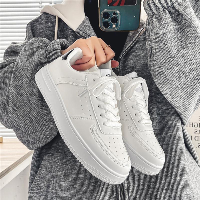 Summer Men's Shoes New Breathable Shoes Men's Trendy and Versatile White Shoes Thick Sole Sneakers Casual Board Shoes Trendy Shoes