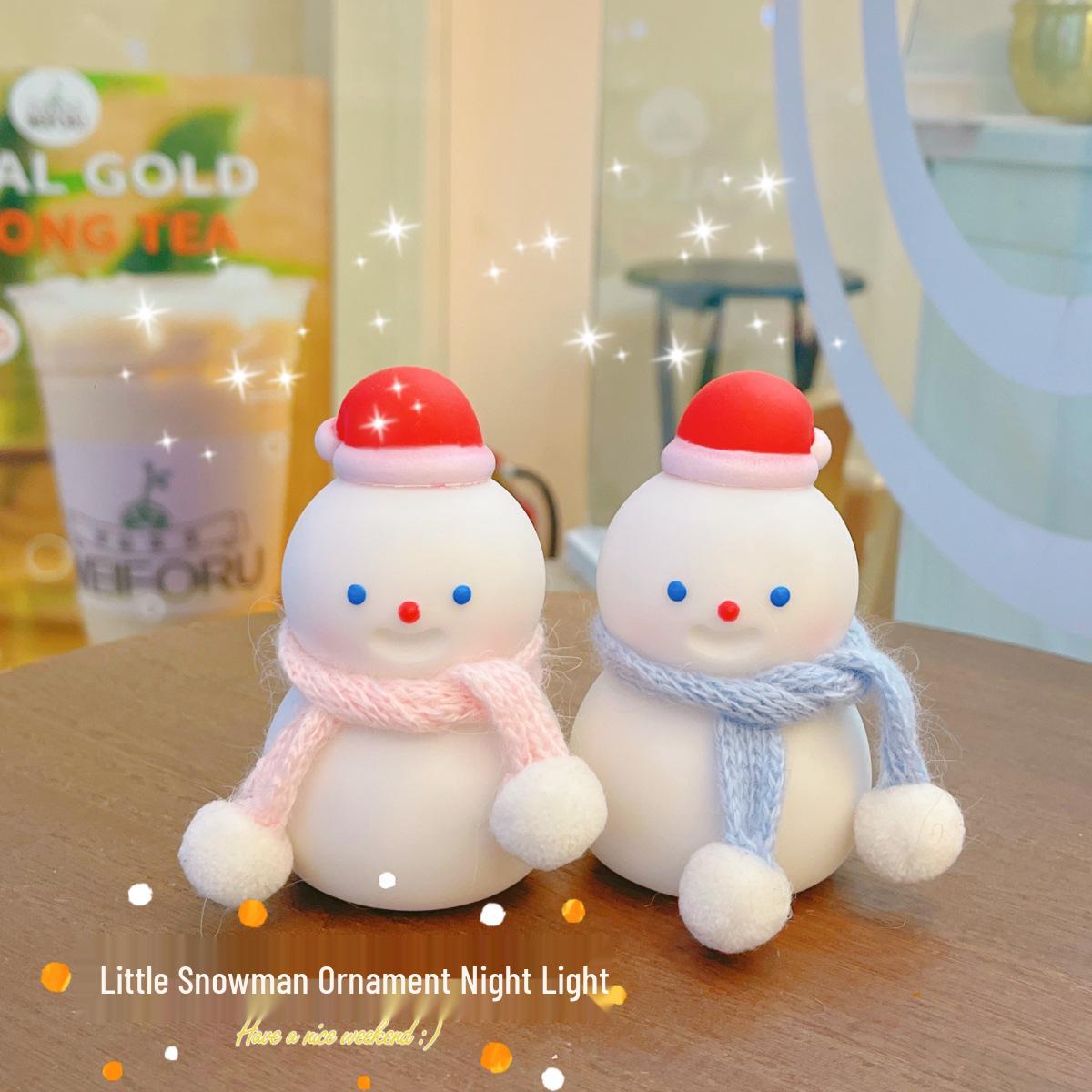 

Рождественский ночник со снеговиком: Креативный светящийся мультяшный декор и подарок