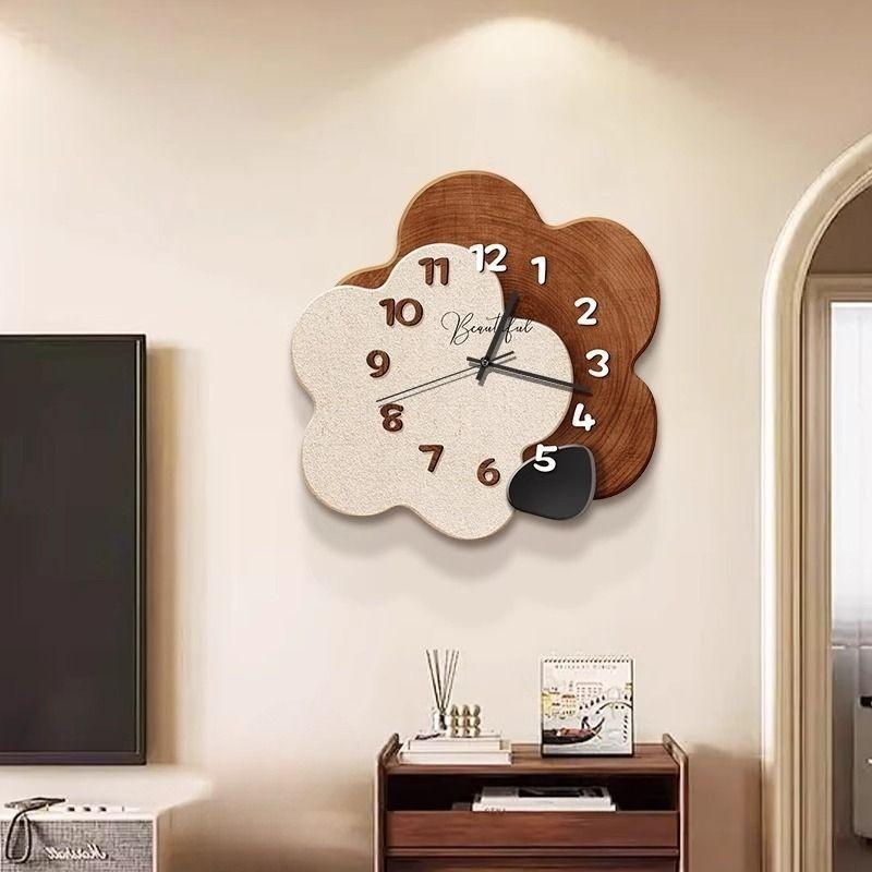 Medieval Style Clock Wall Clock Living Room High-end Simple Clock Wall Hanging New Style Light Luxury High-end Creative Home