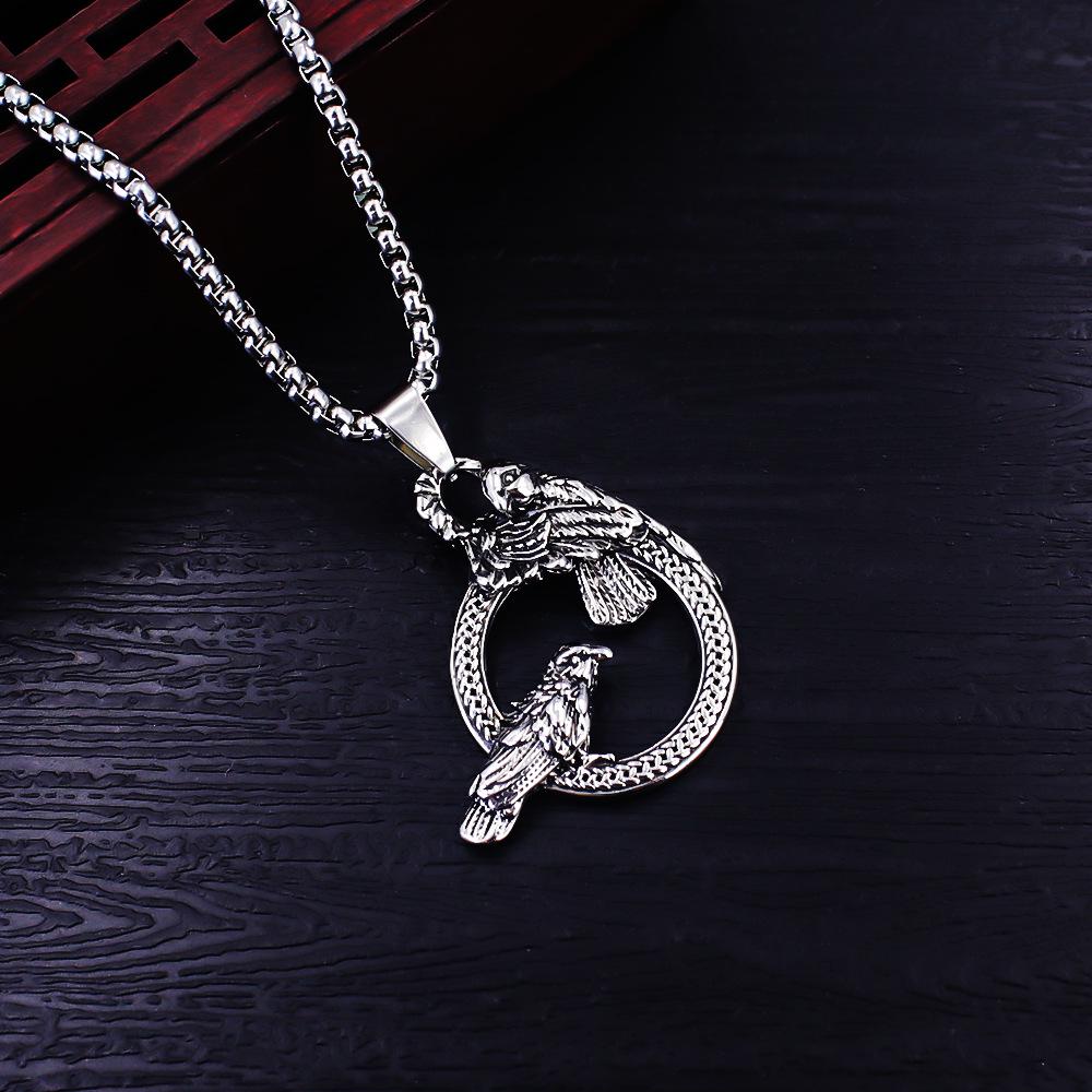 Europäische und amerikanische Retro-Diamanten-Inlay Hip-Hop-Stil Edelstahl Kreuz Halskette