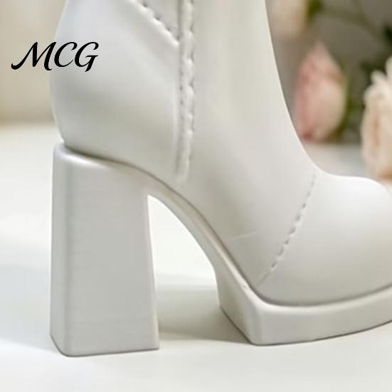 One-piece Molded Box Storage Box, 3D Printed One-Piece Molding Dried Flower Vase, High-Heeled Smooth Curved Surface Boot Pen Holder, Desktop Organizer