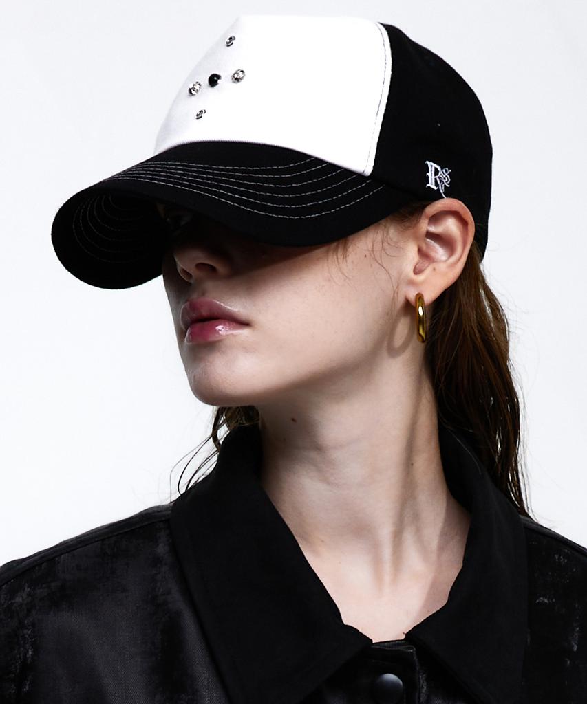Aleseueseussi Western Rivet Ball Cap - White/Black