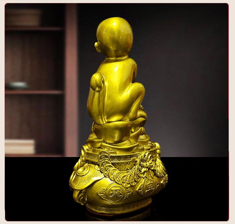 Zodiac Monkey Figurine: Golden Brass Money Bag Treasure Decor for Living Room