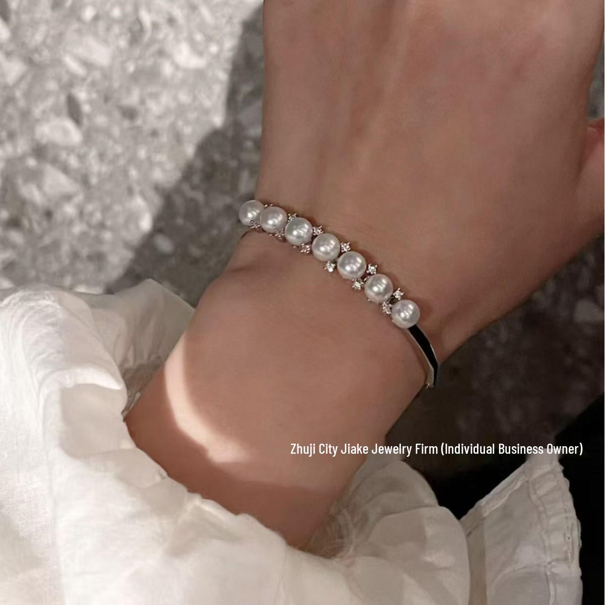 Adjustable Gold-Plated 6-7mm Freshwater Pearl Bracelet - Niche Fashion Jewelry Other