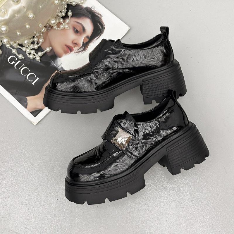 

2025 новые ленивые маленькие кожаные туфли в британском стиле женские туфли-лодочки Мэри Джейн на одной педали повседневные универсальные лоферы туфли-бини 40 чёрный