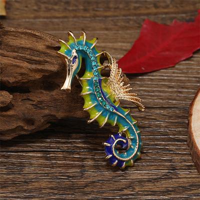 Broche hippocampe Vintage en émail incrusté de strass pour femmes et hommes, broches animaux colorées à la mode, bijoux cadeaux
