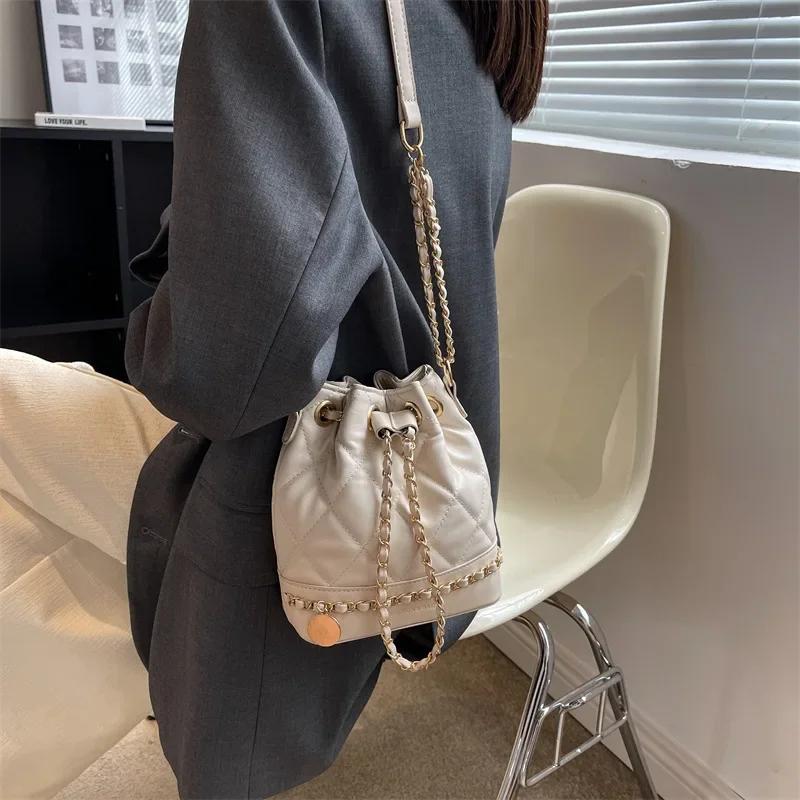 Feminine Classic Shoulder Bag Ladies Fashion New Summer Crossbody Bag Girl Retro Leather Bag