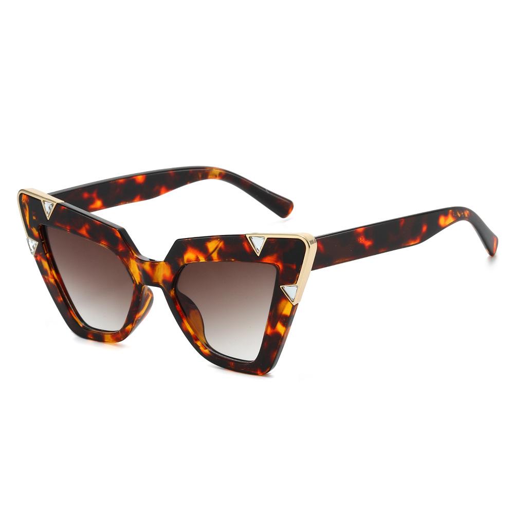 New Oversized Cat-Eye Sunglasses Women's INS Style Fashionable Diamond-Studded Shades Outdoor UV-Protective Eyeglasses