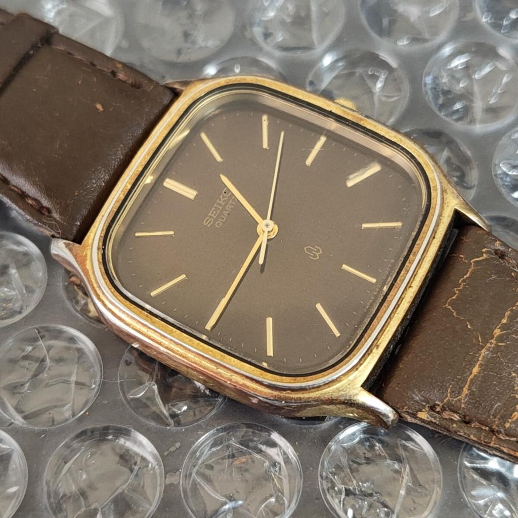 SEIKO Chariot Brown Vintage Quartz Watch [Working Condition] 2-Hand Men's (Management Code K26O)