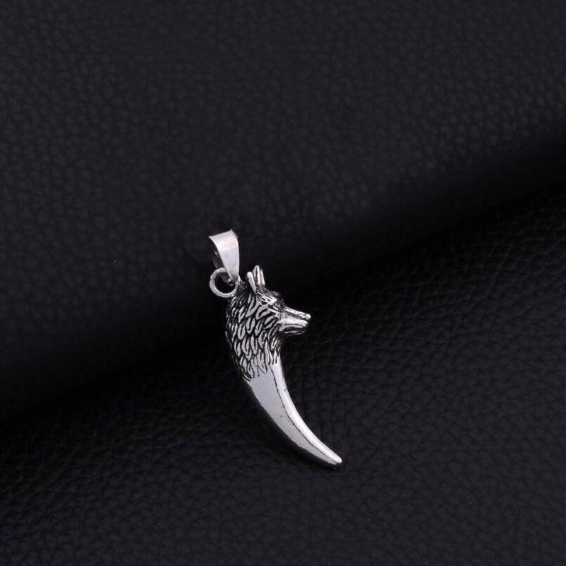 European & American Hip Hop Retro Wolf Head Titanium Steel Necklace