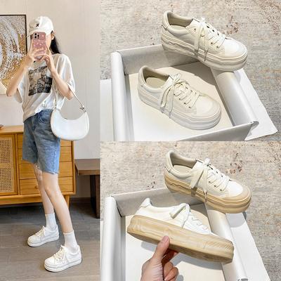 Printemps nouvelles chaussures blanches à semelles épaisses à hauteur intérieure augmentée chaussures de planche décontractées et confortables à bout rond à lacets pour femmes