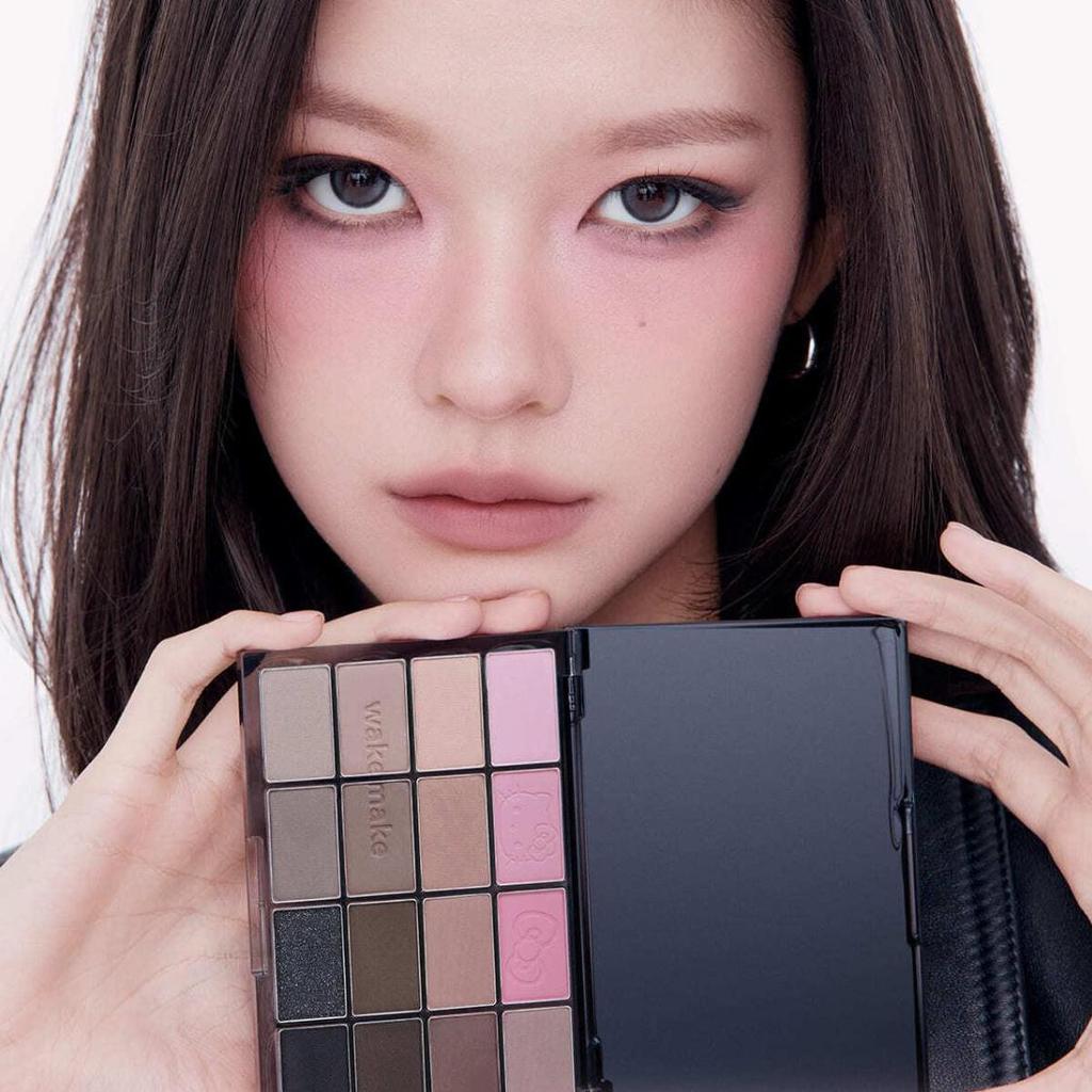 [Hello Kitty Black Edition] WAKEMAKE Soft Blurring Eye Palette 28 Smoky Hush Blurring
