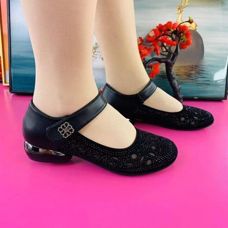 

Hollow women s sandals summer new single shoes middle heel rhinestone shallow mouth elegant and comfortable women s shoes 35 чорний