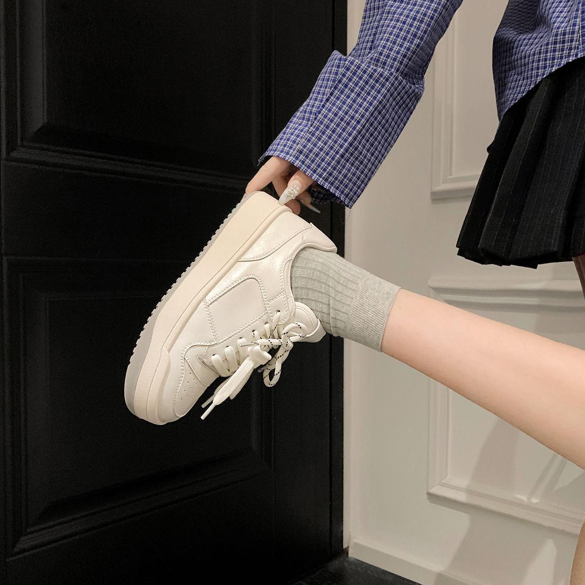 

Туфли на толстой подошве в стиле ретро, женские туфли Dexun, маленькие белые туфли, весна 2025, новые, универсальные, модные, повседневные, спортивные туфли 40 белый