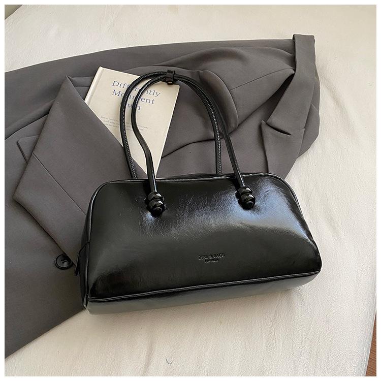 Retro Bag Women's Large Capacity 2025 New Autumn and Winter Versatile Casual Shoulder Underarm Bag Textured Commuter Pillow Bag