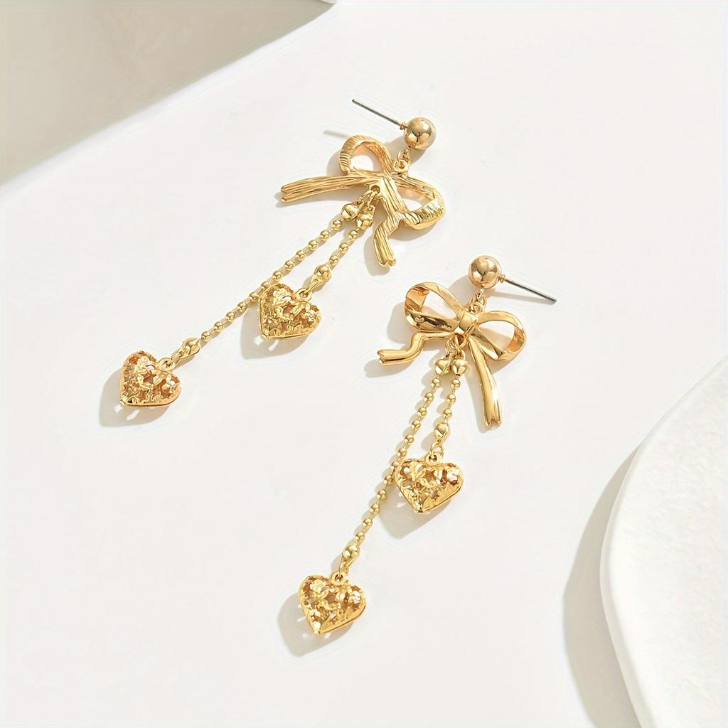 1 Pair Elegant Fashion Bowknot with Hollow Metal Heart Pendant, Metal Ball Chain and Tassel, Classic Women's Earrings